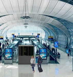 wide-screen digital signage-2